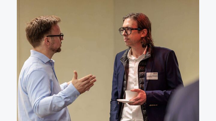 Persönlicher Austausch zwischen den Programmpunkten der SOLID Konferenz.