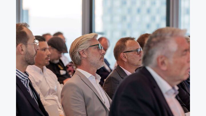 Aufmerksame Zuhörer verfolgten die Vorträge und Diskussionen zur Zukunft der Bauwirtschaft.