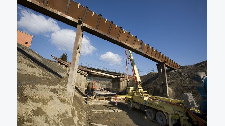 Porr Baustelle Umfahrung Brixen Tirol Strasse Symbol Verkehr