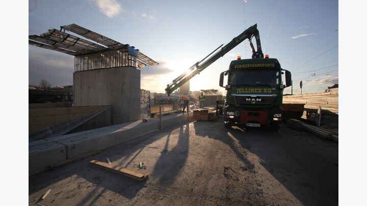 Reportage Matzleinsdorfer Platz Wien Brücke Baustelle Bau Symbol Solid 2009 Bilfinger Berger ÖBB OeBB Strassenbau Verkehr