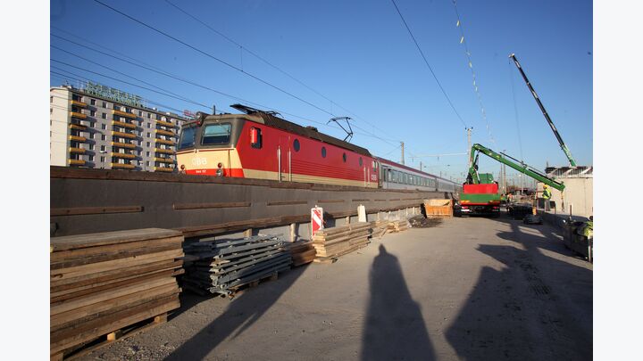 Reportage Matzleinsdorfer Platz Wien Brücke Baustelle Bau Symbol Solid 2009 Bilfinger Berger ÖBB OeBB Strassenbau Verkehr