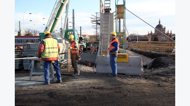 Reportage Matzleinsdorfer Platz Wien Brücke Baustelle Bau Symbol Solid 2009 Bilfinger Berger ÖBB OeBB Strassenbau Verkehr