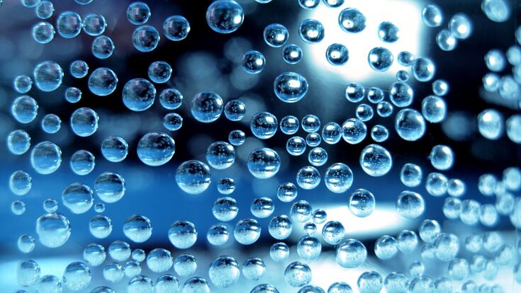 © matttilda - Fotolia.com Wasser Tinte Tropfen Glas