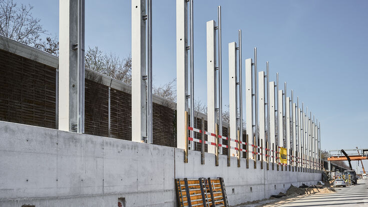 © © MW-Architekturfotografie Baustellenfotos Baustellenfotograf Habau Lärmschutzwand Wr. Neudorf Wr. Neudorf Architekturfotograf MW-Architekturfotografie Baustellenvideo Architektur Florian Wais Habau Group Stanislav Ferencik Schottenring 31 Baustelle
