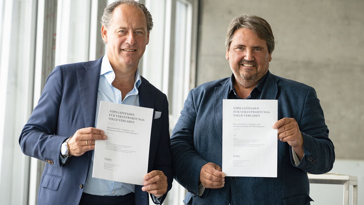 © GBH Presse VÖPE-Geschäftsführer Erwin Soravia und Baugewerkschaftschef Josef Muchitsch