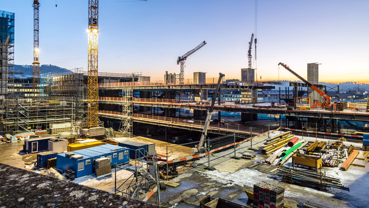 © markus thoenen - stock.adobe.com Baustelle Bau Nacht Neubau bauen Gewerbe Baugewerbe blaue Stunde Abend Abendrot Sonnenuntergang Bauarbeiter Nachtschicht Nachtarbeit Arbeiter Kran Baukran Rohbau Beleuchtung bauarbeiten Architektur Gerüst Baugerüst Gerüstbau Nachtaufnahme Flutlicht Gebäude baustelle bau nacht neubau bauen gewerbe baugewerbe blaue stunde abend abendrot sonnenuntergang bauarbeiter nachtschicht nachtarbeit arbeiter kran baukran rohbau beleuchtung bauarbeiten architektur gerüst baugerüst gerüstbau nachtaufnahme flutlicht gebäude