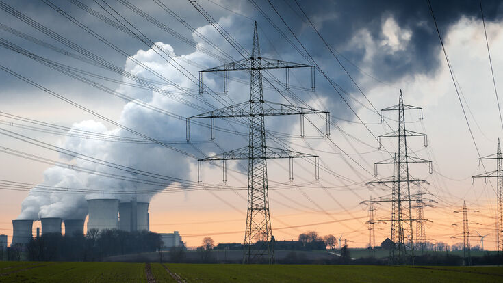 © Tom Bayer - stock.adobe.com klimawandel braunkohle ccs co2 emission emissionshandel energie klimaschutz energiegewinnung abhängigkeit ausstoß energiemix energienetz energieunternehmen feinstaub grevenbroich hochpannungsleitung hochspannung klima klimaerwärmung klimagipfel klimakiller kohle kraftwerk luftverschmutzung qualm schlot schornstein strom nachhaltig nachhaltigkeit stromleitung technologie treibhauseffekt umwelt versorger verzorging weltklima überlandleitungen umweltverschmutzung dampf smog benzin bauwerk wolken europa deutschland ausstieg